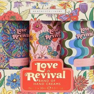 Heathcote & Ivory Love Revival Band Of Hand Creams Bath Bomb Crackers Bundle